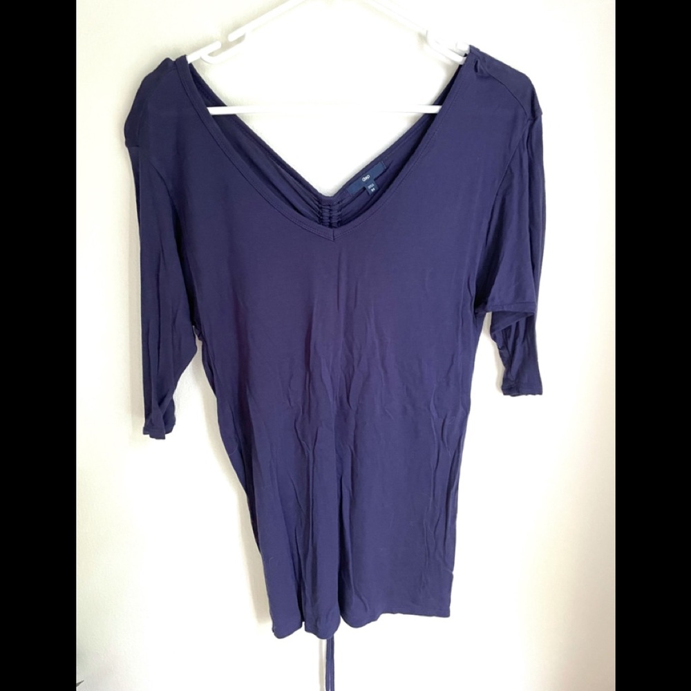 Gap xs 3/4 - 1/2 sleeve purple top with ruched back detail